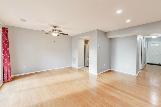 Building Photo - 5769 Yellowrose Ct