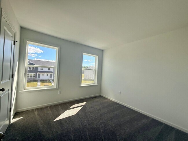 Building Photo - 45 N Conifer Dr