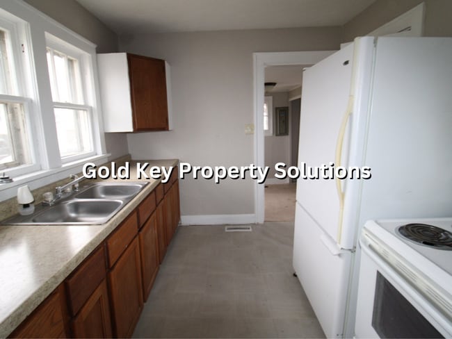 Building Photo - Updated 2 Bed 1 Bath Home for Rent (NO SEC...