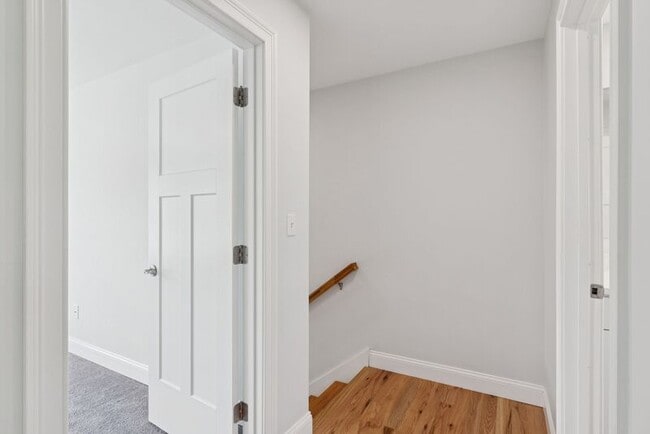 Building Photo - 3 Thomas Dr