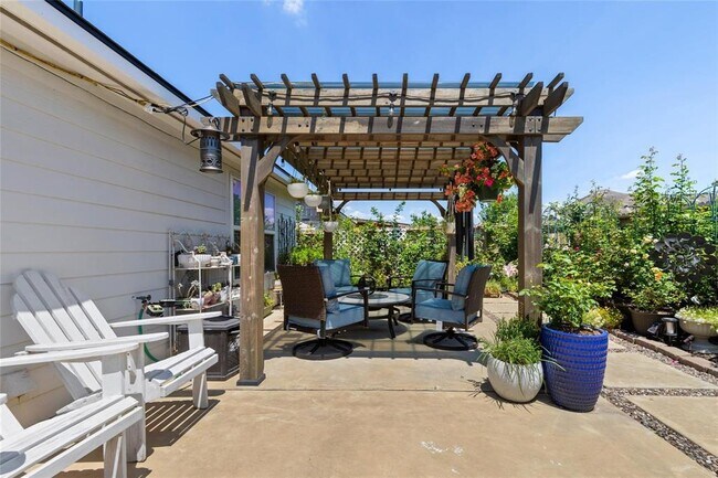 Building Photo - 18123 Almond Place Lane