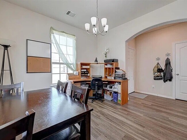 Building Photo - 9819 Swindale Ridge Ln