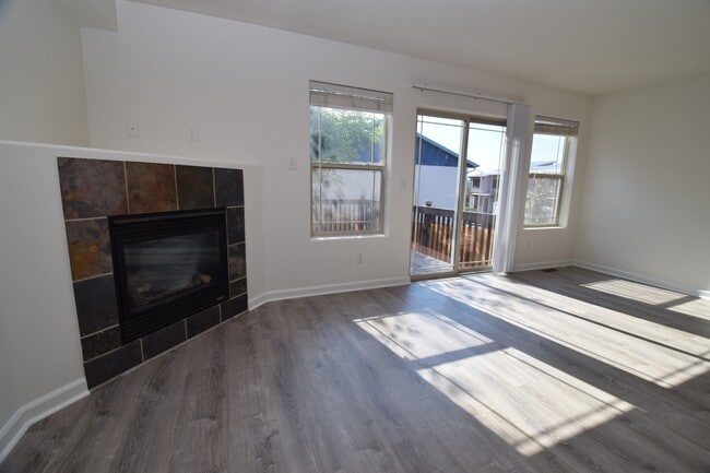 Building Photo - 207 SE Harlow Ave