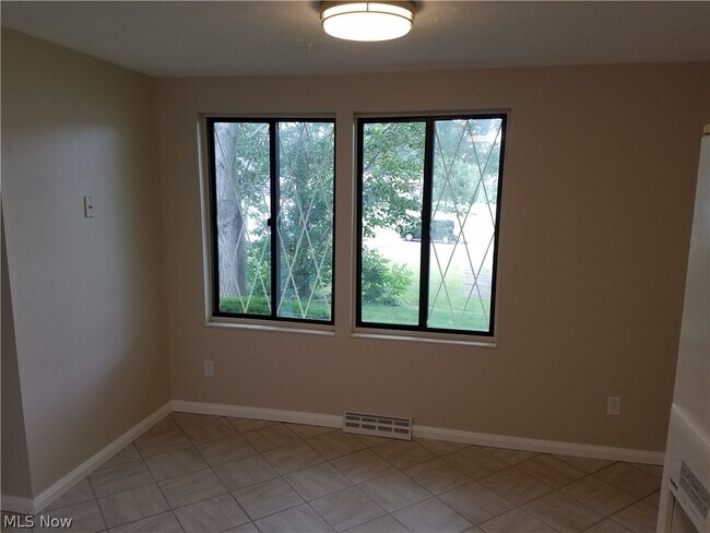Building Photo - 1807 Higby Dr