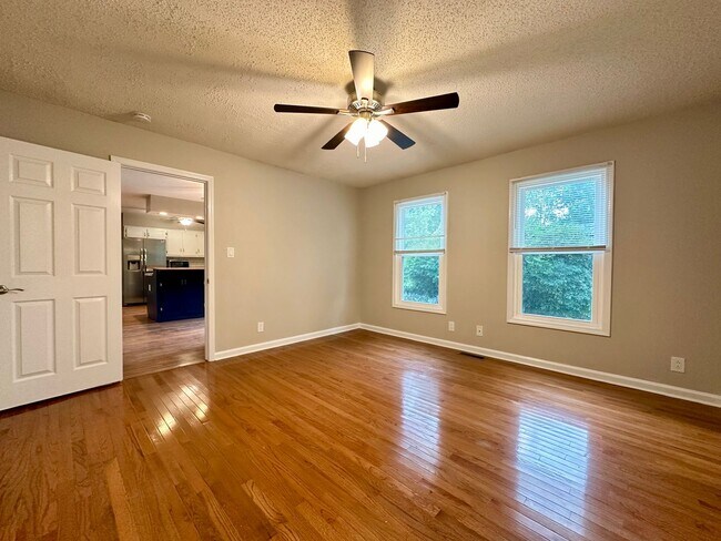 Building Photo - Stunning Single-Family Home with Plenty of...