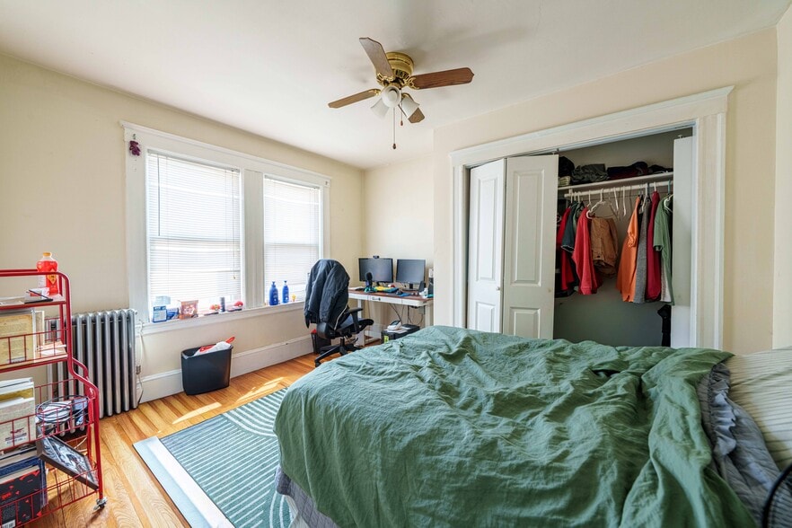 3 rd Bedroom - 8 Niles St