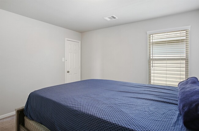 Building Photo - 2210 Windy Grove Dr