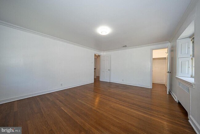 Building Photo - 714 Greythorne Rd