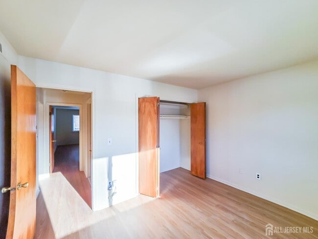 Building Photo - 1302 Bradley Ct