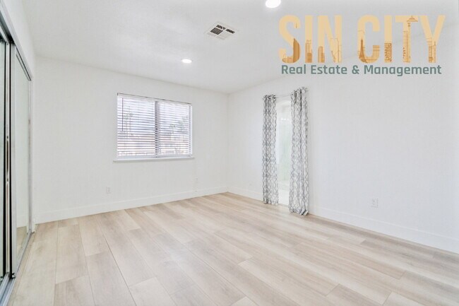 Building Photo - 5064 Spencer St