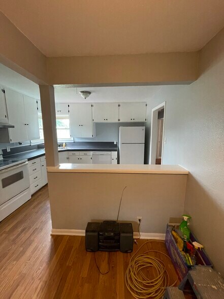Building Photo - 312 Mesquite St