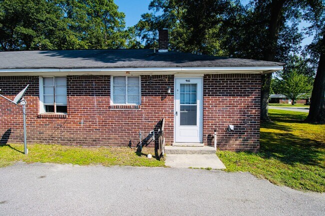 Building Photo - 2 Bedroom, 1 Bath in West Columbia