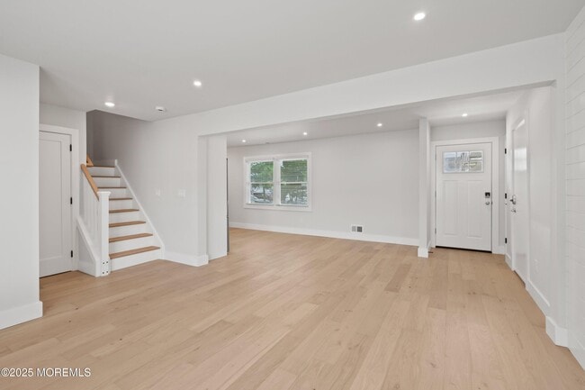 Building Photo - 75 Grand Central Ave