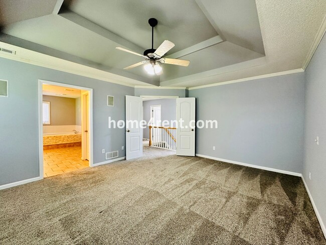 Building Photo - Spacious, 2 Story Home in Blue Valley Scho...