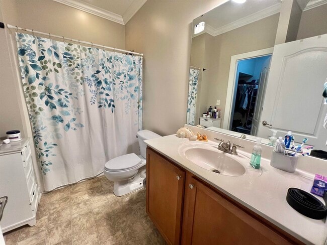 Building Photo - 1062 Fairway Ln