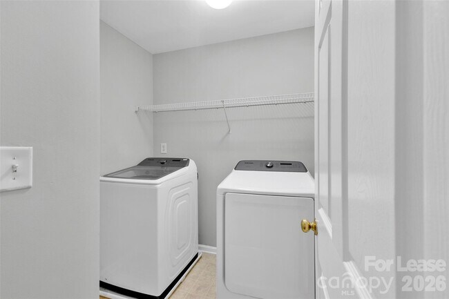 Building Photo - 11054 Dixie Hills Dr