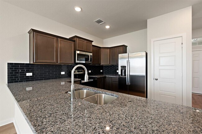 Building Photo - 109 Watch Hl