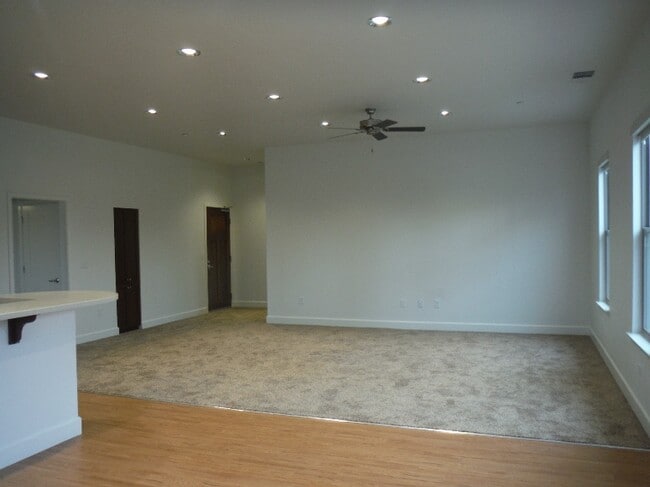 Building Photo - 223 N Irwin St