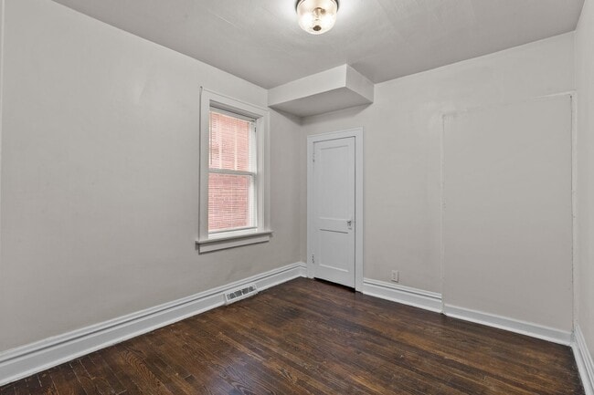 Building Photo - 4460 Russell Blvd