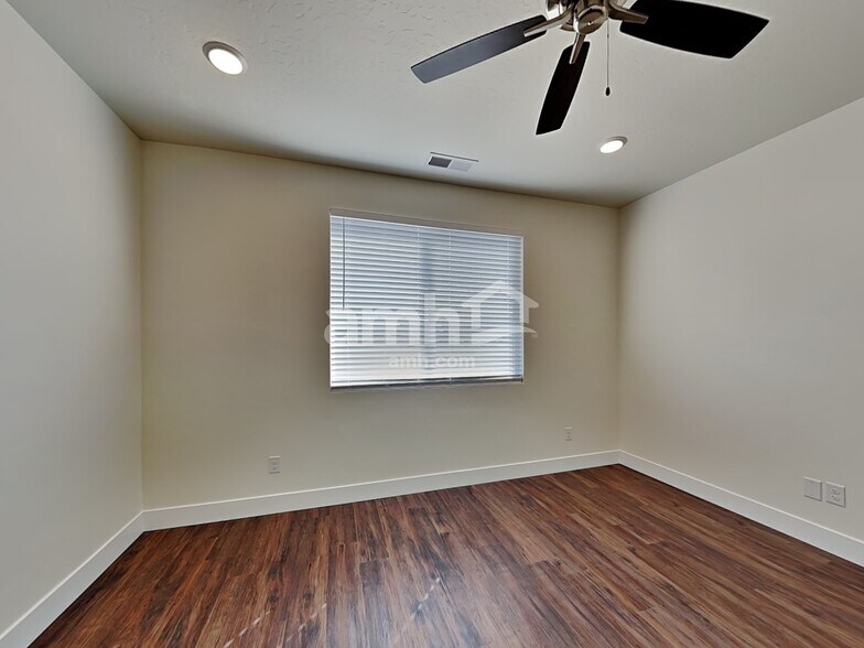 Building Photo - 9377 W Dove Creek St