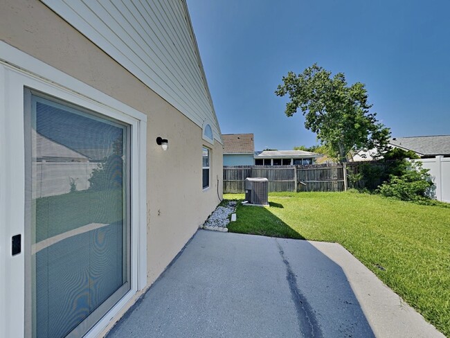 Building Photo - 6879 Belmar Dr
