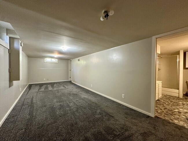 Building Photo - 2415 S Mosley