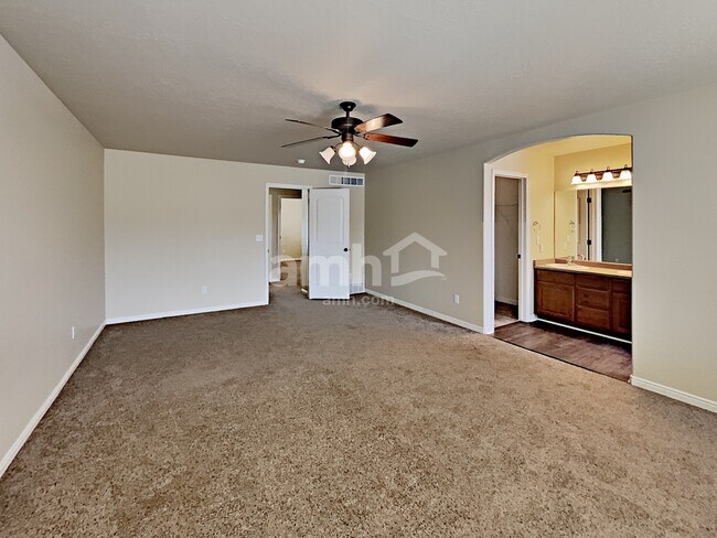 Building Photo - 4778 Wilson Way