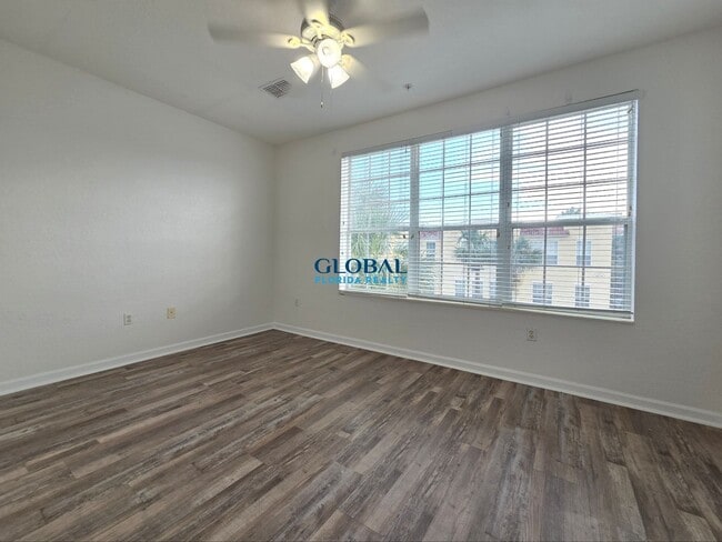 Building Photo - 3Bdrm Townhome -- Gated Community of Vista...