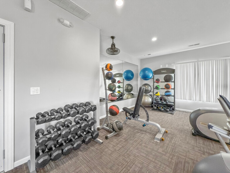 Fitness Center - Sterling Pointe Apartments