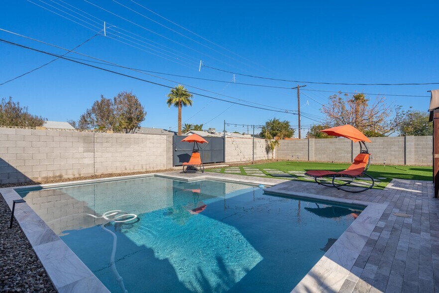 Building Photo - 7902 E Latham St