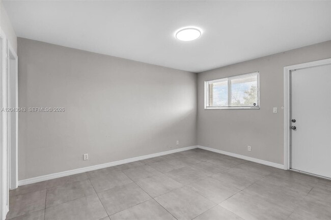 Building Photo - 2175 NE 56th St