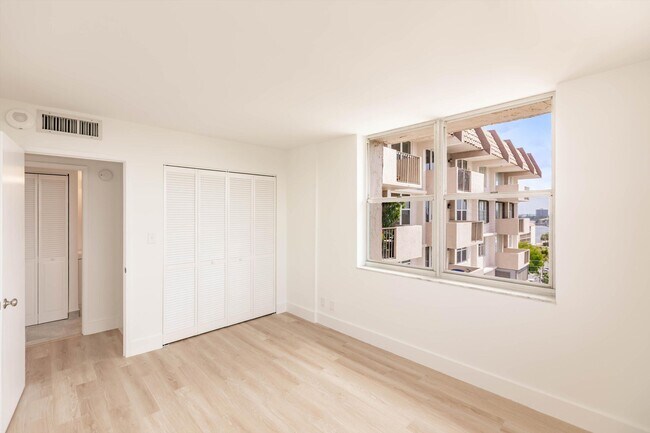 Building Photo - 777 S Federal Hwy