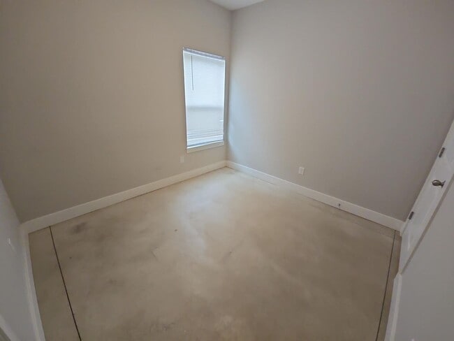 Building Photo - Charming Single-Family Home in Valley Cent...