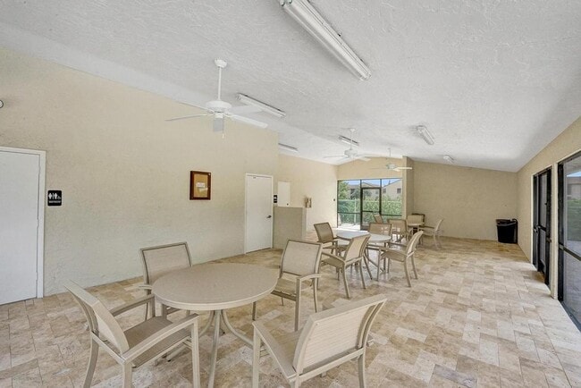 Building Photo - 8578 Eagle Run Dr