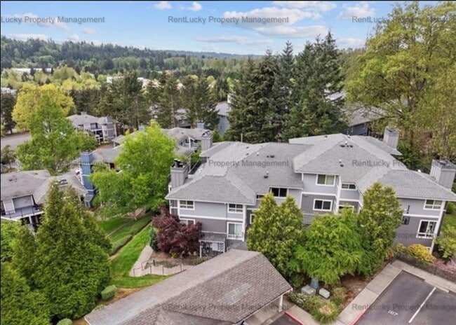 Building Photo - Spacious Cambria Hills Condo – Vaulted Cei...