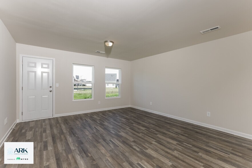 Building Photo - 1213 Fescue Rd