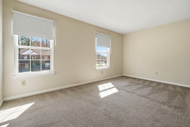 Building Photo - 3914 Wyckoff Dr