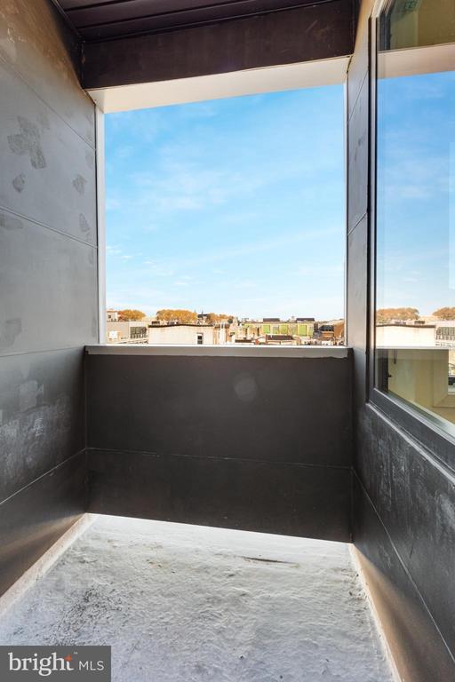 Building Photo - 2411 Kensington Ave