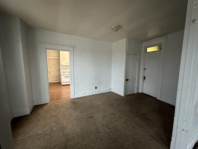 Building Photo - 206 3rd St