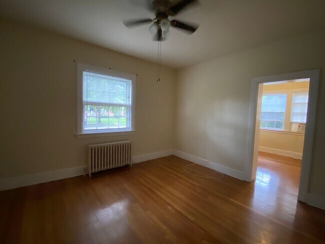 Building Photo - 4304 Bromley Ln