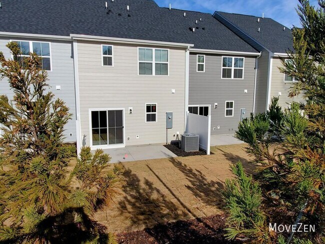 Building Photo - 208 Lograto Ln