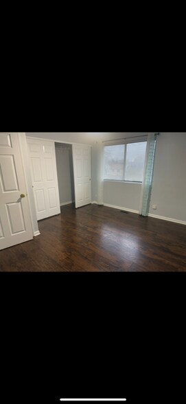 Building Photo - 1 Thorndale Dr