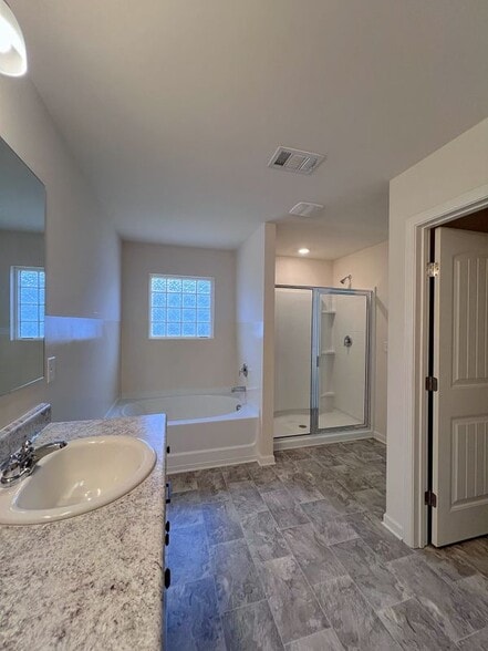 Building Photo - 5356 Barberry Ave