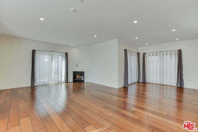 Building Photo - 918 S Wooster St