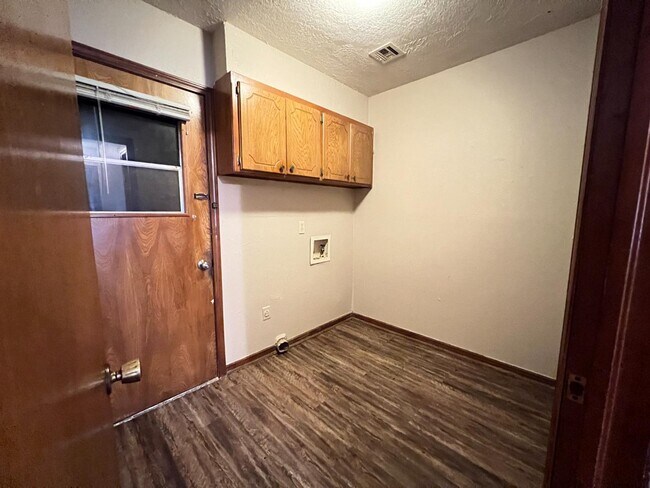 Building Photo - 104 Crawford Ct