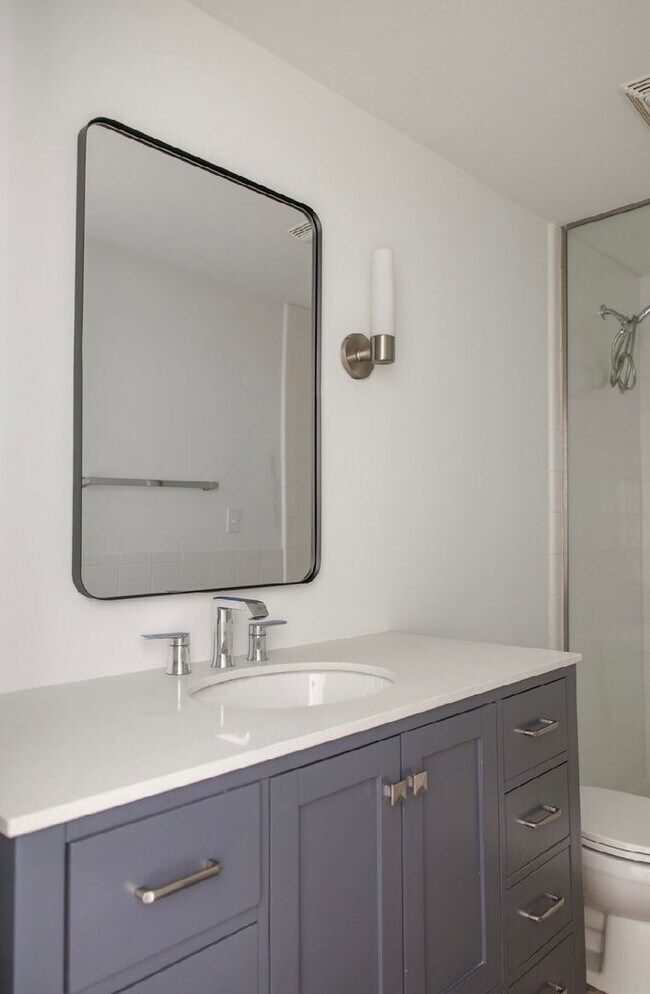 Building Photo - One bedroom loft in Midtown OKC!