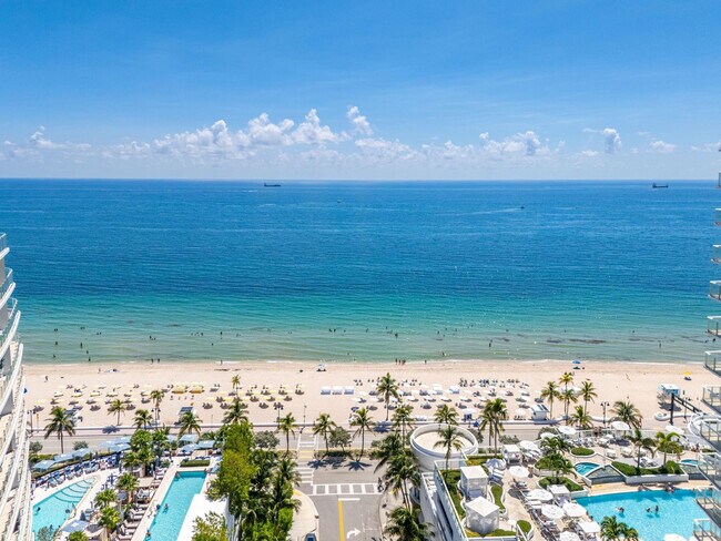 Building Photo - 514 N Birch Rd