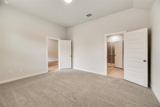 Building Photo - 506 Towerglen Dr