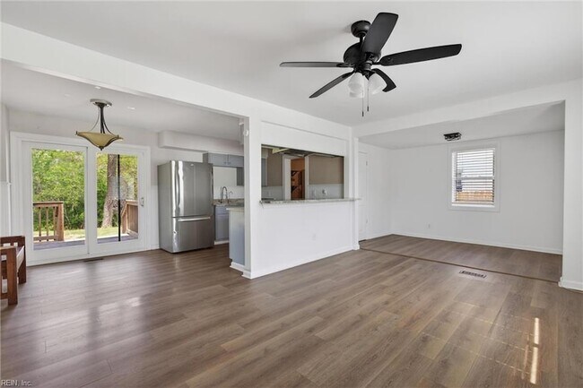 Building Photo - 8507 Chapin St