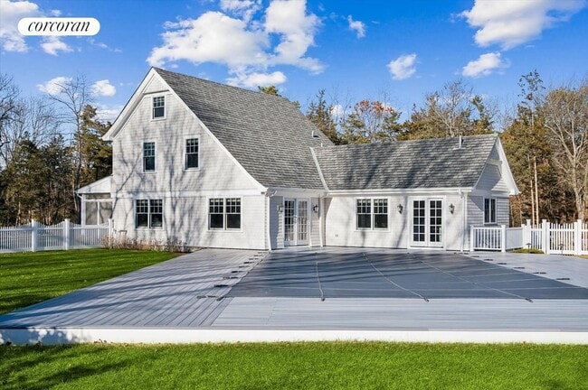 Building Photo - 30 Club Ln